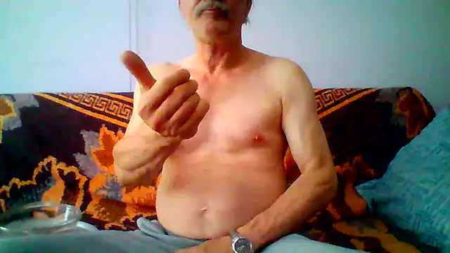 cumloverboyxx69 online show from April 22, 12:18 pm