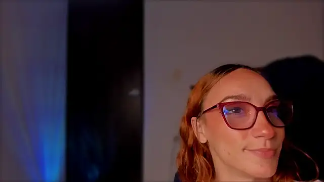 Snapshot of _lh_ chatting on February 3, 2:13 pm  lh  online show from February 3, 2:13 pm