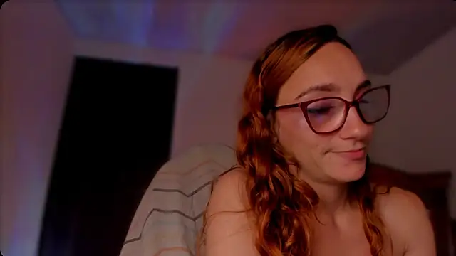 Snapshot of _lh_ chatting on February 11, 2:35 pm  lh  online show from February 11, 2:35 pm