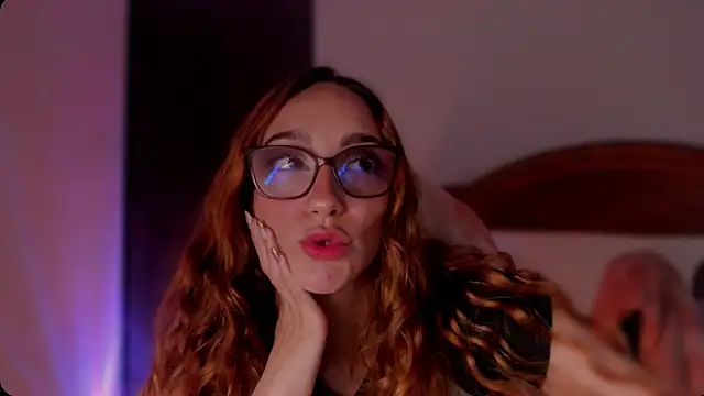 Snapshot of _lh_ chatting on February 20, 3:30 pm  lh  online show from February 20, 3:30 pm