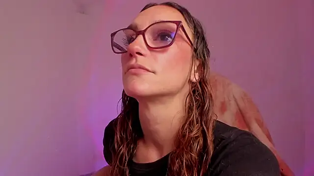 Snapshot of _lh_ chatting on September 18, 1:35 pm  lh  online show from September 18, 1:35 pm