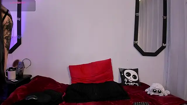 Amy Aloqua online show from March 25, 3:29 pm