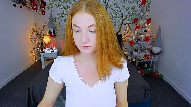 Snapshot of JeannieFox_ chatting on December 17, 8:12 am JeannieFox online show from December 17, 8:12 am