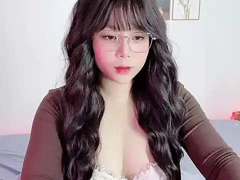 Snapshot of __Lyly__ chatting on October 27, 2:48 am Lyly online show from October 27, 2:48 am