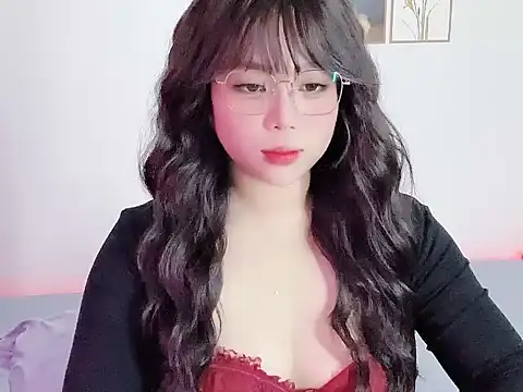 Snapshot of __Lyly__ chatting on October 28, 2:15 am Lyly online show from October 28, 2:15 am