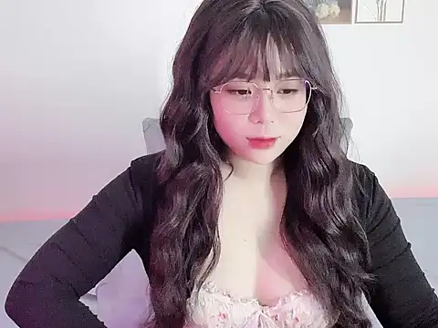 Snapshot of __Lyly__ chatting on December 1, 2:16 am Lyly online show from December 1, 2:16 am