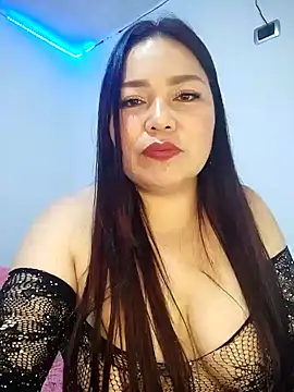 Snapshot of violet_moore chatting on December 2, 10:45 pm violet moore online show from December 2, 10:45 pm