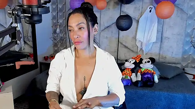 NiicolleMiller online show from October 24, 12:30 am