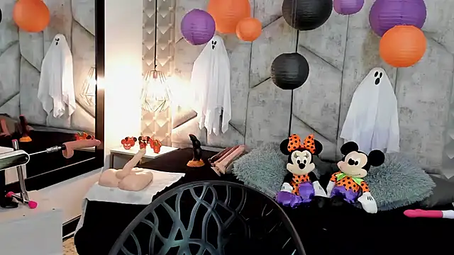 NiicolleMiller online show from October 26, 12:33 pm