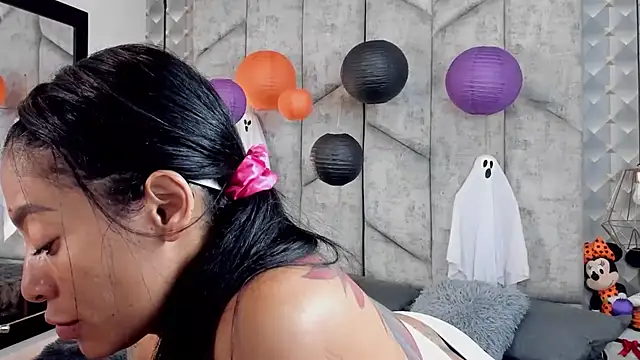 NiicolleMiller online show from October 29, 11:23 am