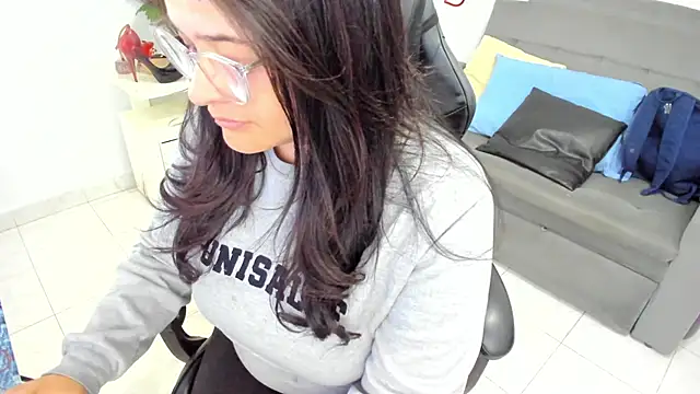 Snapshot of BellaFlaming chatting on February 21, 2:59 pm BellaFlaming online show from February 21, 2:59 pm