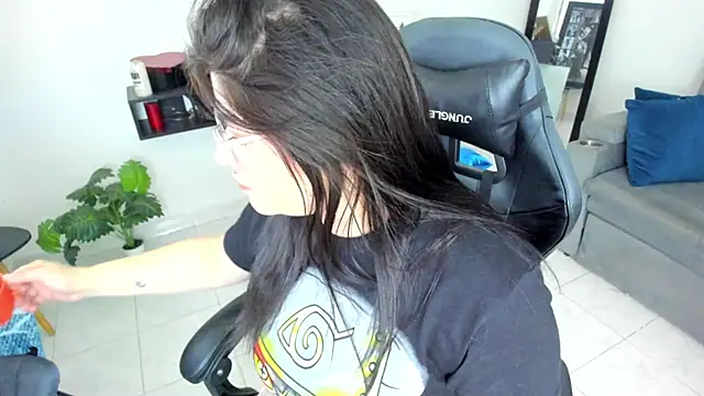 Snapshot of BellaFlaming chatting on September 22, 11:34 am BellaFlaming online show from September 22, 11:34 am