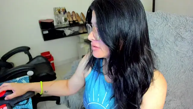 BellaFlaming online show from March 20, 10:53 am