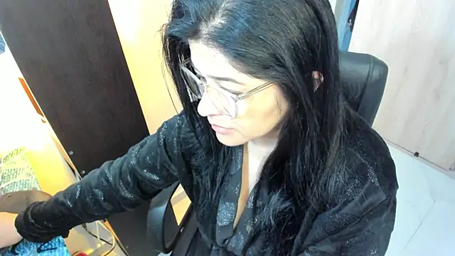 BellaFlaming online show from May 21, 11:06 am