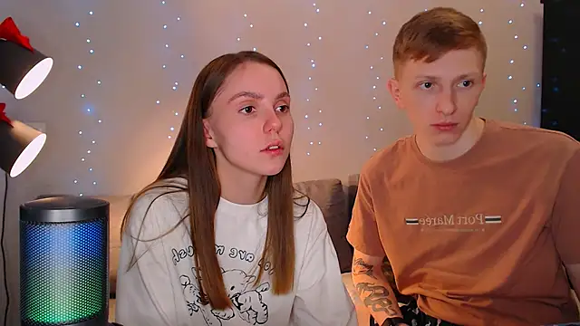 Snapshot of juliaanddima chatting on January 6, 12:05 am juliaanddima online show from January 6, 12:05 am