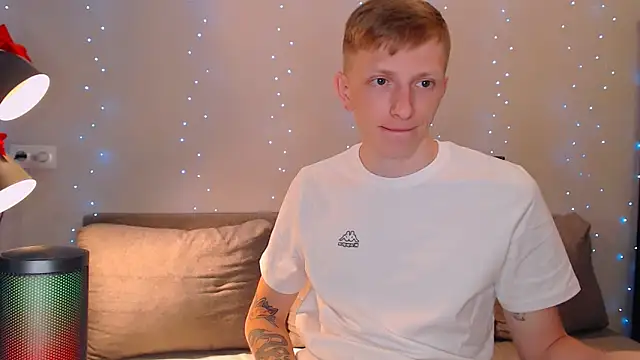 Snapshot of juliaanddima chatting on February 7, 1:15 am juliaanddima online show from February 7, 1:15 am