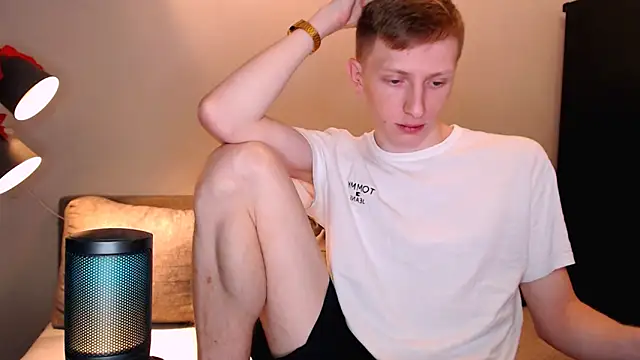 Snapshot of juliaanddima chatting on November 3, 9:16 pm juliaanddima online show from November 3, 9:16 pm