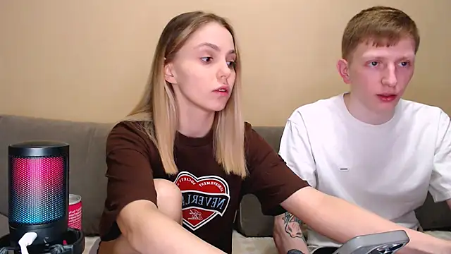 juliaanddima online show from March 24, 10:48 pm