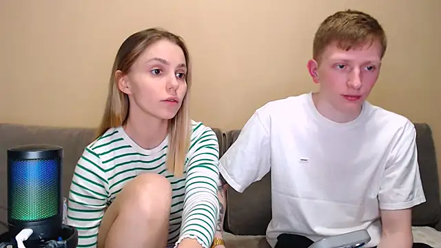 juliaanddima online show from March 25, 9:54 pm