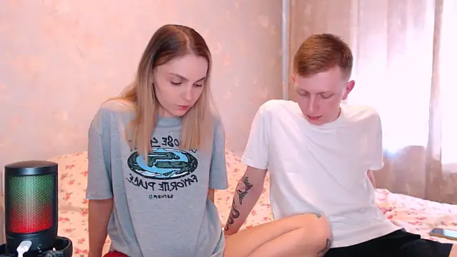 juliaanddima online show from April 21, 7:58 am