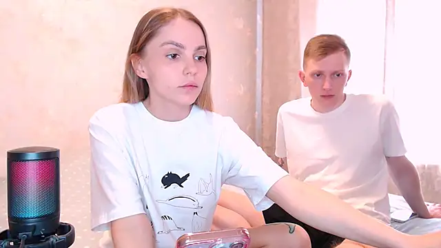juliaanddima online show from June 8, 7:20 am