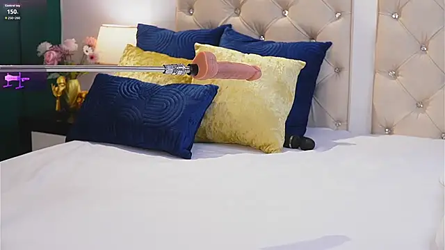 caroline adams  online show from April 21, 10:23 pm