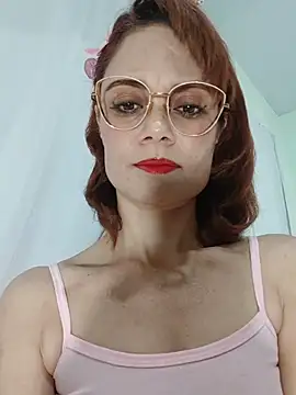 Snapshot of Meganlola chatting on May 28, 4:32 am Meganlola online show from May 28, 4:32 am