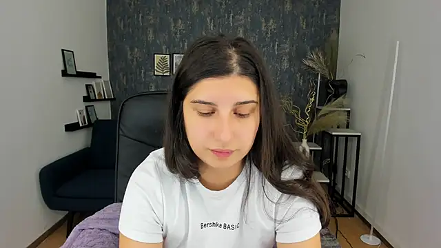 Linda EX online show from December 2, 7:47 am