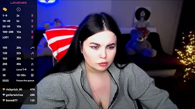 Emily Mo online show from December 30, 11:15 am