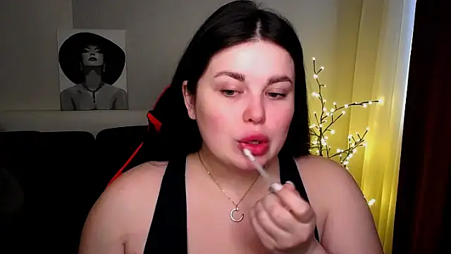 Emily Mo online show from February 19, 6:44 am