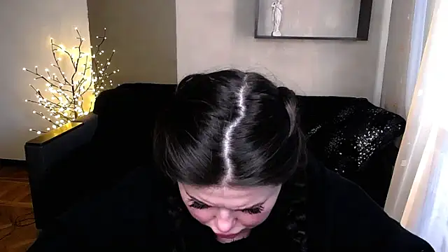 Emily Mo online show from March 21, 12:50 pm