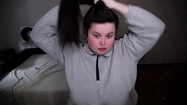 Emily Mo online show from April 22, 6:16 am