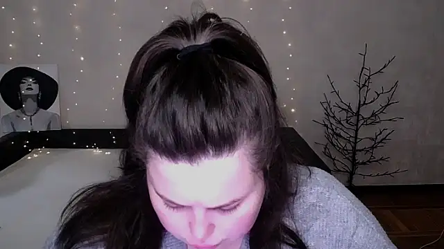 Emily Mo online show from April 24, 6:16 am