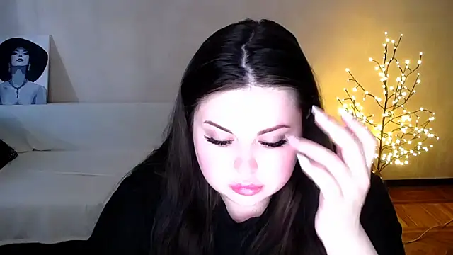 Emily Mo online show from June 12, 5:50 am
