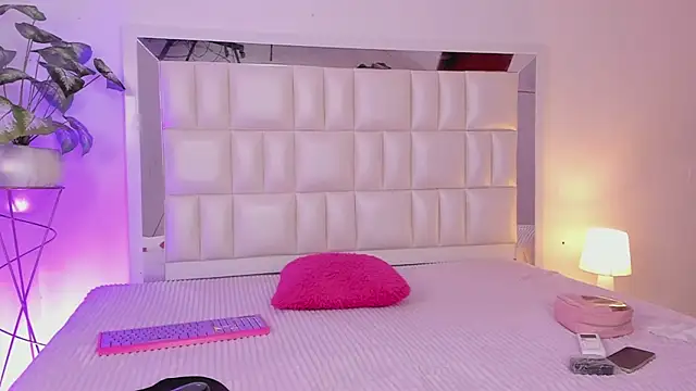 Snapshot of Anais_aradia chatting on December 31, 5:33 am Anais aradia online show from December 31, 5:33 am