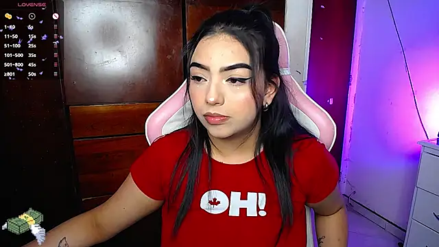 Snapshot of eva_six chatting on December 11, 7:25 pm eva six online show from December 11, 7:25 pm