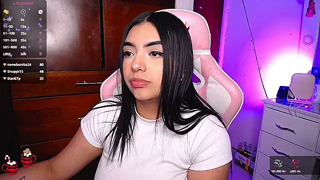 Snapshot of eva_six chatting on January 7, 10:30 pm eva six online show from January 7, 10:30 pm