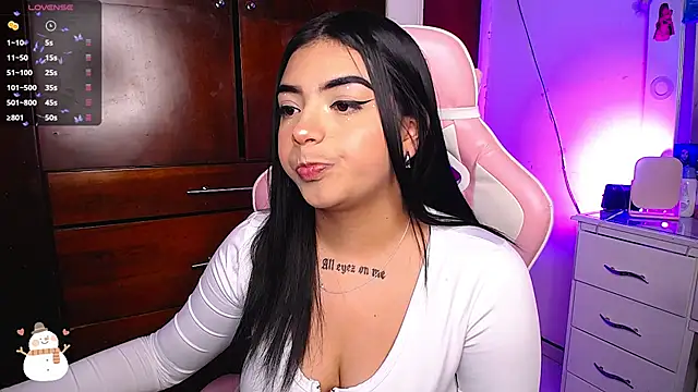 Snapshot of eva_six chatting on February 8, 2:04 am eva six online show from February 8, 2:04 am