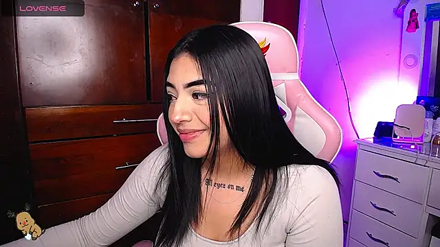 Snapshot of eva_six chatting on February 14, 2:28 am eva six online show from February 14, 2:28 am