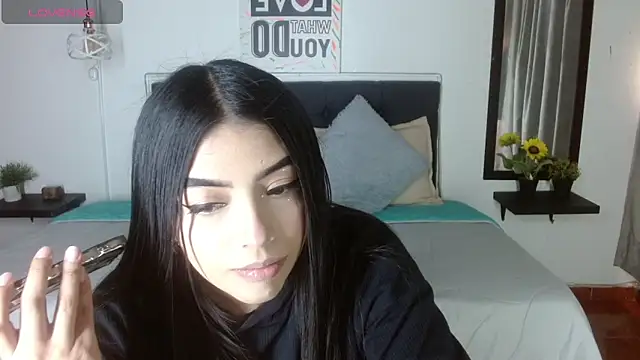 Snapshot of eva_six chatting on October 9, 6:06 pm eva six online show from October 9, 6:06 pm