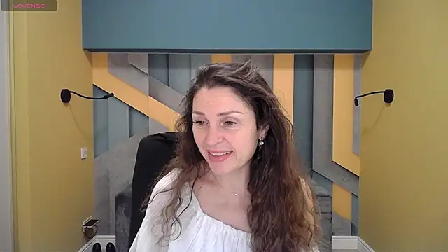 Snapshot of EllaLong chatting on December 22, 12:38 pm EllaLong online show from December 22, 12:38 pm