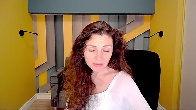 Snapshot of EllaLong chatting on February 23, 12:27 pm EllaLong online show from February 23, 12:27 pm