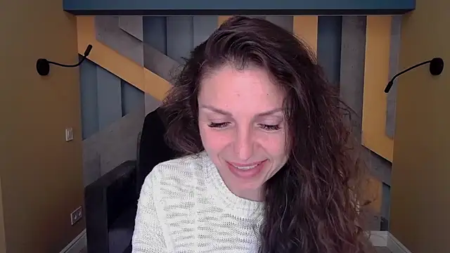 Snapshot of EllaLong chatting on September 27, 11:37 am EllaLong online show from September 27, 11:37 am