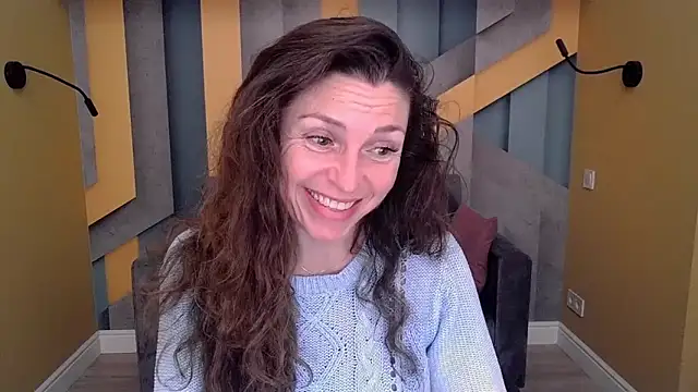 Snapshot of EllaLong chatting on October 29, 12:29 pm EllaLong online show from October 29, 12:29 pm