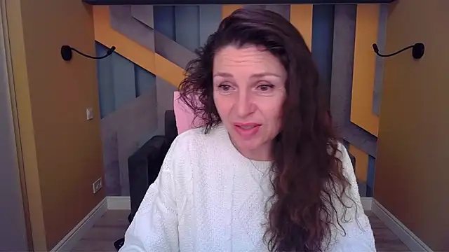 EllaLong online show from February 8, 12:30 pm