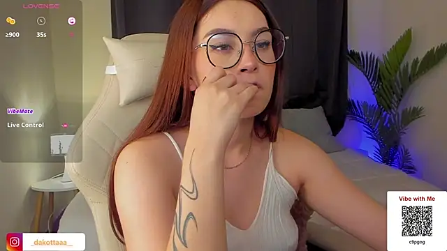 dakottaa  online show from January 22, 10:26 pm