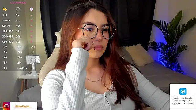 dakottaa  online show from March 12, 11:12 pm