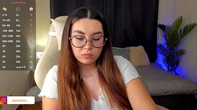 dakottaa  online show from October 9, 11:14 pm