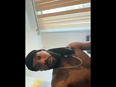 Snapshot of fulsome_change223 chatting on October 9, 9:35 pm fulsome change223 online show from October 9, 9:35 pm