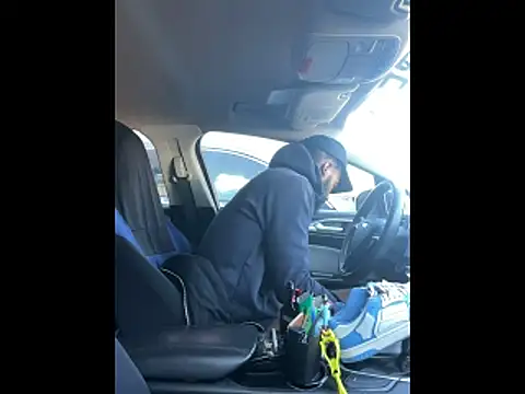 Snapshot of fulsome_change223 chatting on October 21, 5:24 pm fulsome change223 online show from October 21, 5:24 pm